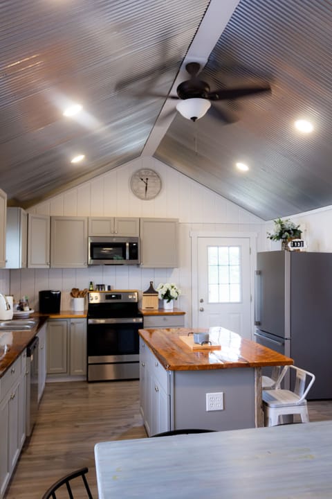 Fully stocked kitchen
Just bring the food