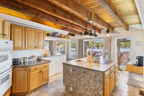 Great Space to Easily Move Around In The Kitchen