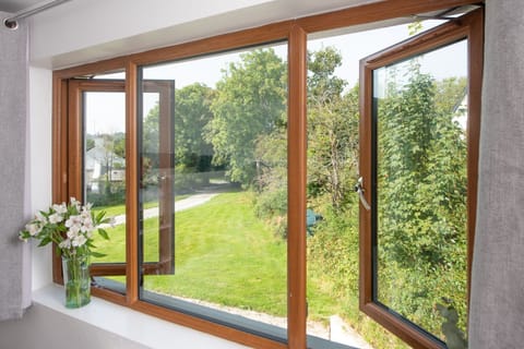 View of garden from bedroom - Robins Rest
