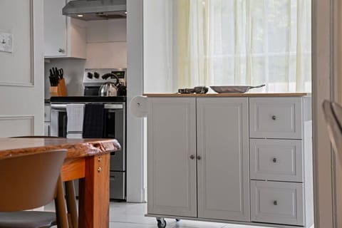 Rolling kitchen cart