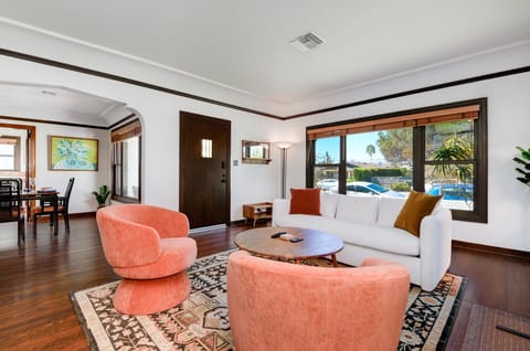 Brand new furnishings in our gorgeous mid-toned living room.