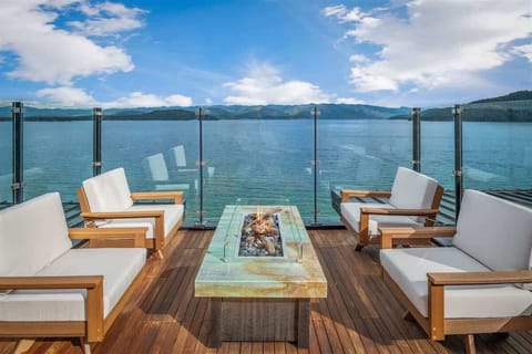 Exclusive access to fire tables and sitting areas.