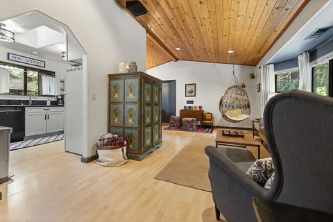 Easy in and out of the kitchen and dining areas from the living room.