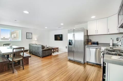 Pacific Ave Condo managed by Bloomer Estates Vacation Rentals on the Washington Coast