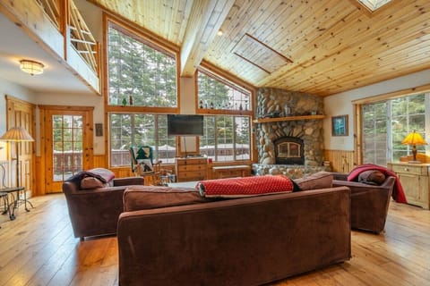 Large Open Great Room with Gas Fireplace & Flat Screen TV