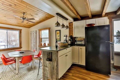 Hot Chocolate and Hot Coffee is smelling good.