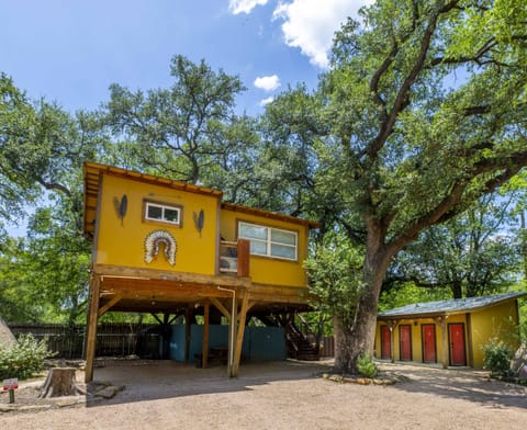 Your romantic Hill Country getaway near the Guadalupe River.