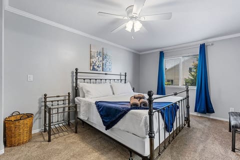 Comfy brand new king bed