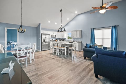 Living Room/Kitchen/Dining