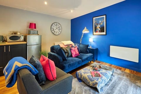 Ocean Blue Lodge, Alnwick - Host & Stay