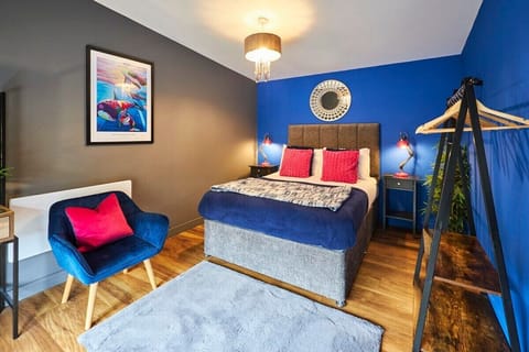 Ocean Blue Lodge, Alnwick - Host & Stay