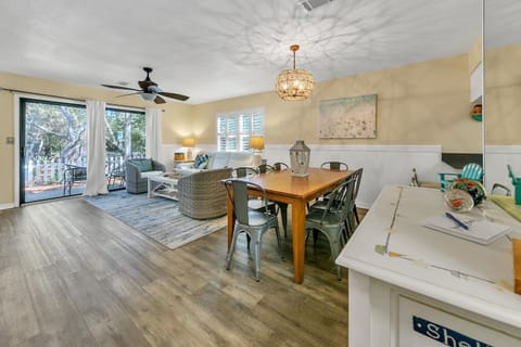 Spacious and open-Cassine 212!