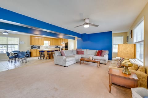 Living Room | Smart TV w/ Cable | Free WiFi | Central A/C & Heat | Sleeper Sofa