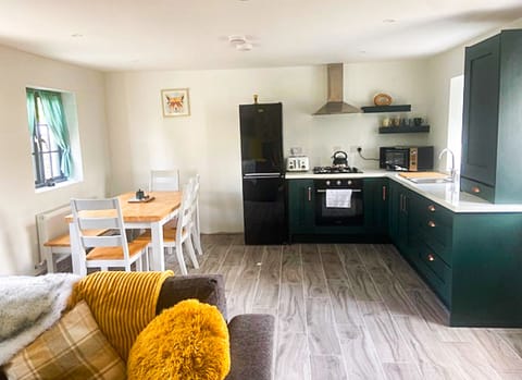 Shannon Castle Holiday Cottages Type D, Riverside Holiday Accommodation Available in Ballysteen, County Limerick