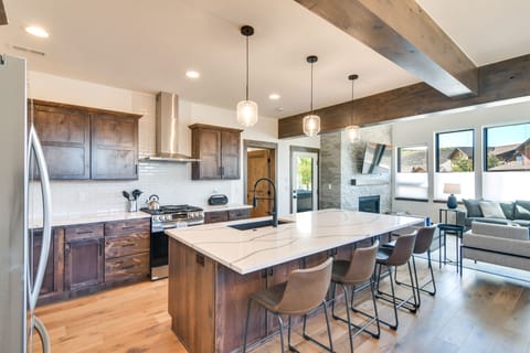 Kitchen | Equipped w/ Cooking Basics