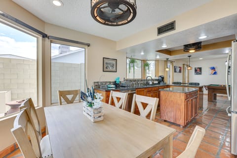 Dining Area | Dishware & Flatware Provided