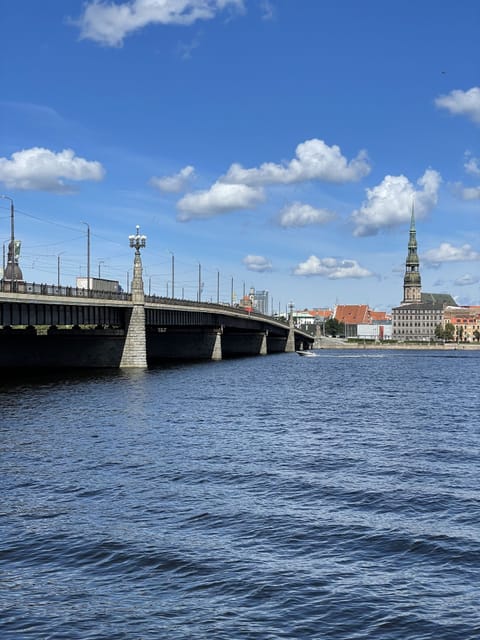 Old Town in 10 min walking distance across the bridge