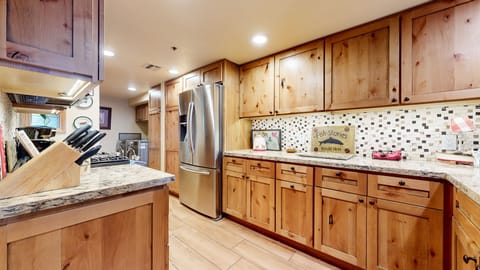Indoors, Kitchen, Hardwood, Washer, Floor