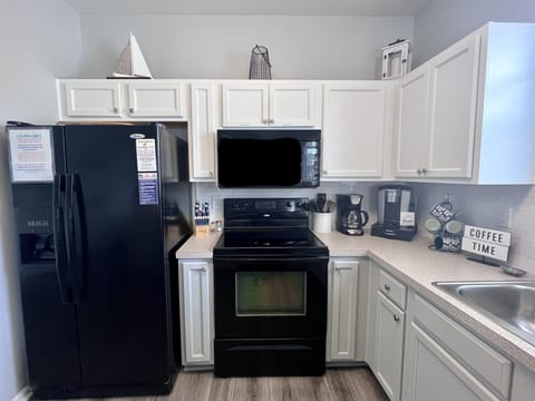 Fully stocked kitchen to make memorable family dinners.