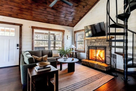 Main House | Creekside Haven by Boutiq Luxury Vacation Rentals | Blue Ridge, Georgia
