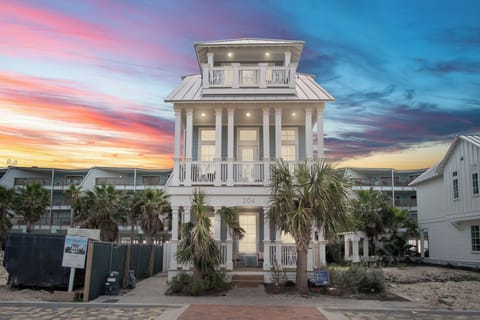 Beach Grace, Evening View