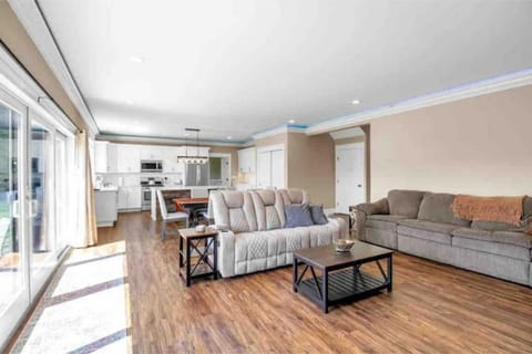 Spacious open air family room and kitchen. A large table for family gatherings 