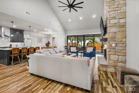 Open concept living, kitchen & dining!