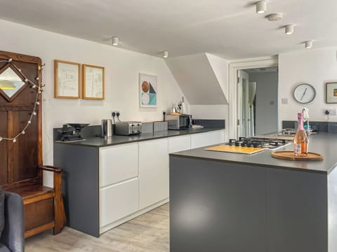 Kitchen | The Old Workshop, Appledore