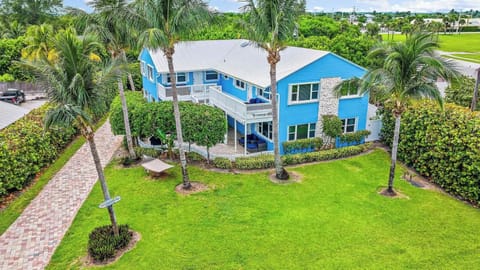 Welcome to Surfside Beach House, your oceanside vacation retreat.