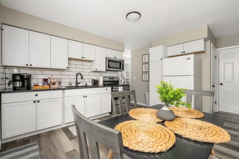 Fully Stocked Eat-In Kitchen