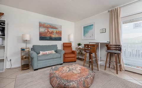 Moonraker 20, 1118 West Beach Blvd., Gulf Shores, Alabama, beach access, 1 bedroom condominium