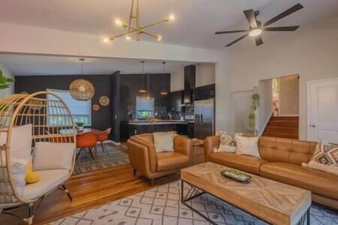 F1e4b0ca a0b6 4747 8b1f 8eb642dd33b1