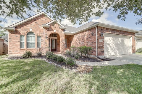 Spring Vacation Rental | 4BR | 2BA | 2,343 Sq Ft | 1 Step to Enter