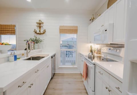 Kitchen 2 Sky Replace