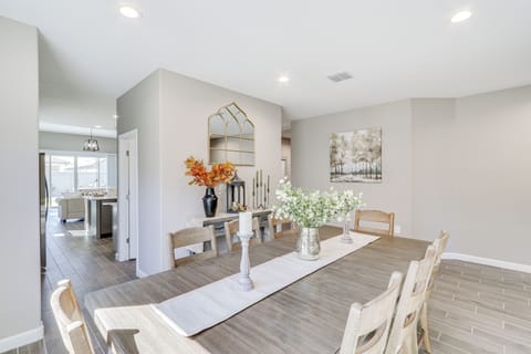 Dining Area | Dishware & Flatware Provided