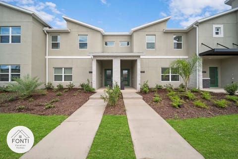 House front View#Disney #Parks #kingdom #springs #StoreyLake #Apartment #Vacation #Rental #waterpark #Kissimmee #Orlando #universal #citywalk