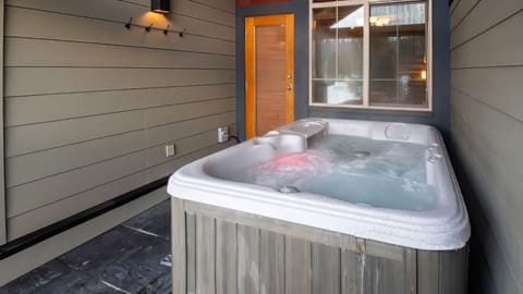 Indoor spa tub