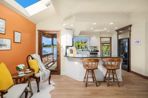 It's bright with sky windows