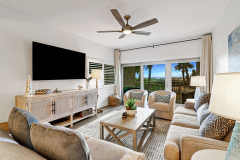 401 Captains Walk | Living Room - 401 Captains Walk | Living Room