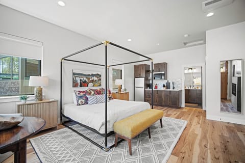 18145 Forestbrook-03