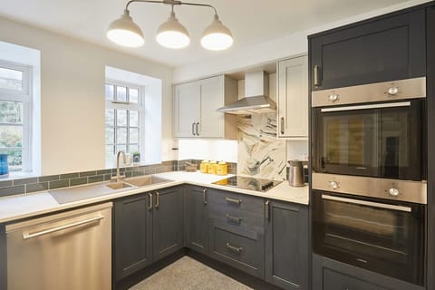 Dotty's Coastal Retreat, Staithes - Host & Stay