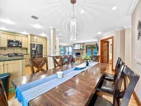 Kitchen/dining room/living room