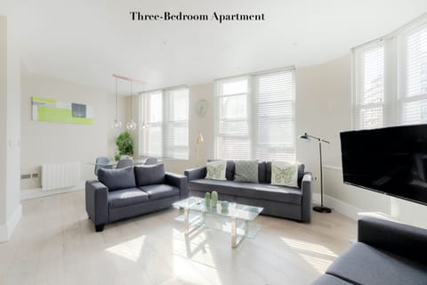 Living Room / Lounge