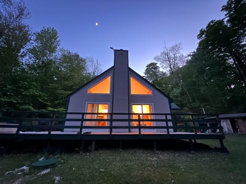 Wrap around deck, side view