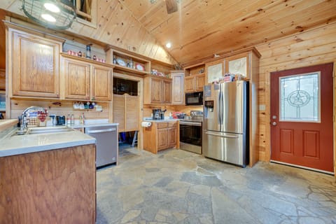 Kitchen | 1st Floor | Dishwasher | Coffee Maker | Cooking Basics