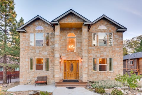 Big Bear Vacation Rental | 4BR | 2.5BA | 2,500 Sq Ft | Stairs Required