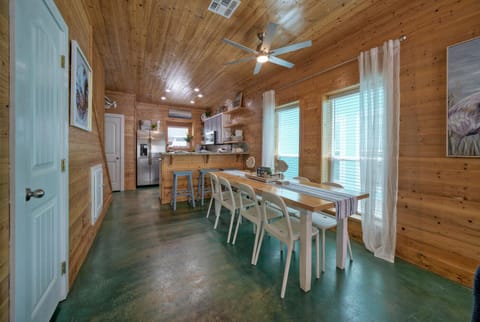 Dining with convenience.