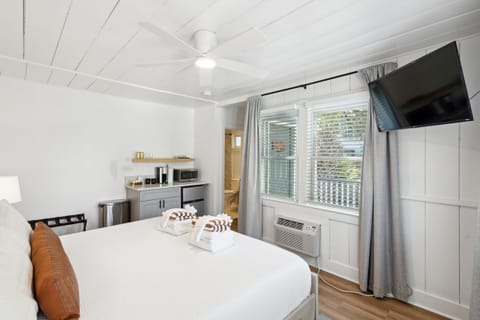 Welcome to The Consul - Room 21!