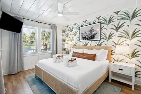 Welcome to The Consul - Room 21!