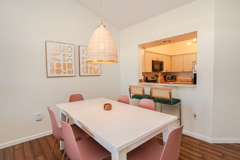 St. Augustine Beach Rentals Dining Room